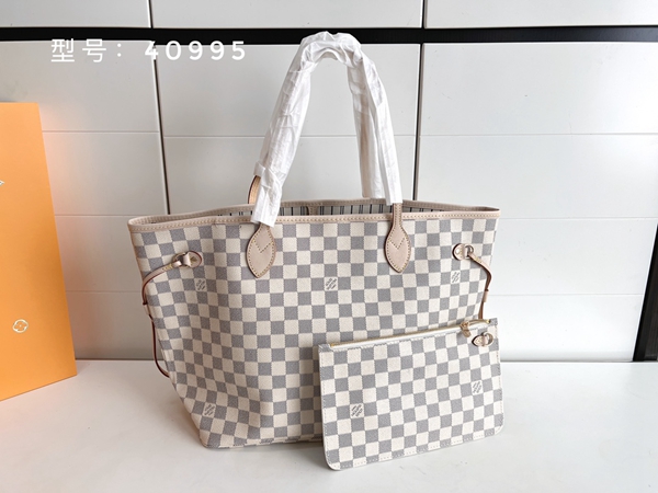 ルイヴィトンバッグ側面デザイン